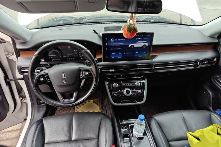 Used Lincoln Corsair 2020 2.0T Two-Wheel Drive Luxury Edition Center Console