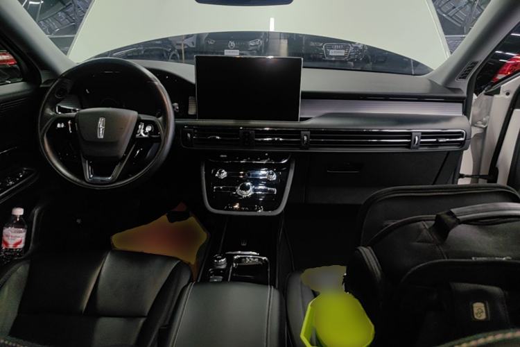 Used Lincoln Corsair 2020 2.0T Two-Wheel Drive Luxury Edition Center Console
