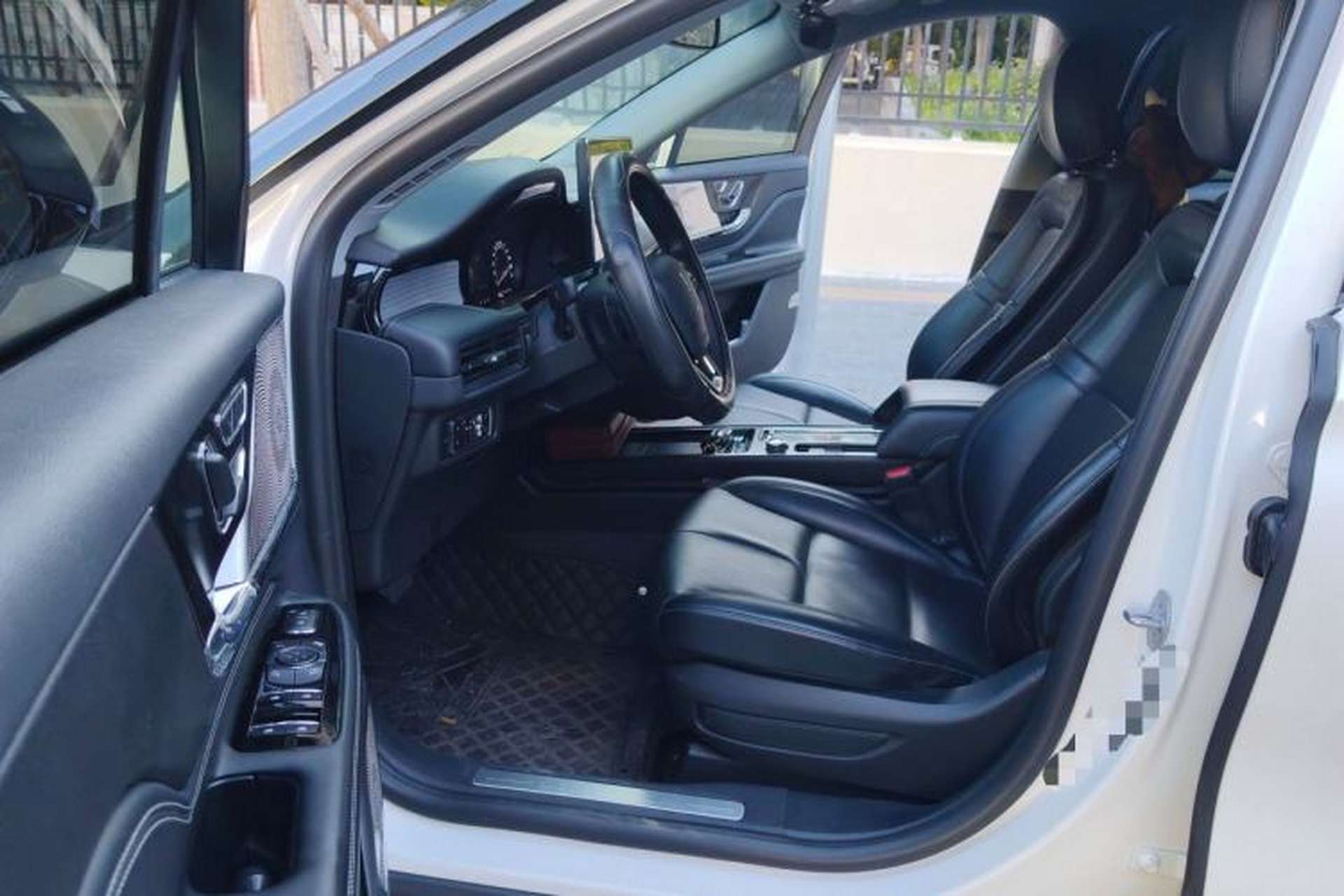 Used Lincoln Corsair 2020 2.0T Two-Wheel Drive Luxury Edition Driver Seat