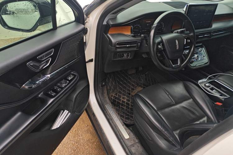 Used Lincoln Corsair 2020 2.0T Two-Wheel Drive Luxury Edition Driver Seat