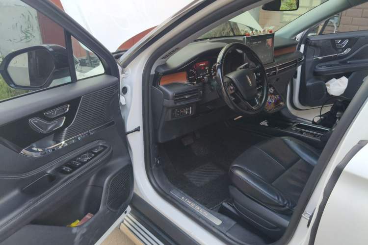 Used Lincoln Corsair 2020 2.0T Two-Wheel Drive Luxury Edition Driver Seat
