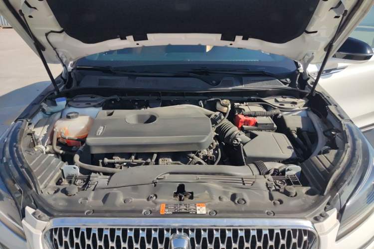 Used Lincoln Corsair 2020 2.0T Two-Wheel Drive Luxury Edition Engine Bay