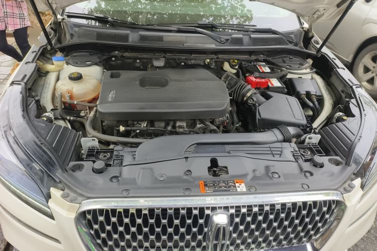 Used Lincoln Corsair 2020 2.0T Four-Wheel Drive Luxury Edition Engine Bay