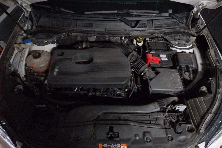Used Lincoln Corsair 2020 2.0T Two-Wheel Drive Luxury Edition Engine Bay
