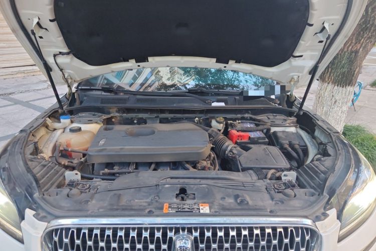 Used Lincoln Corsair 2020 2.0T Two-Wheel Drive Luxury Edition Engine Bay