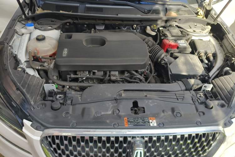 Used Lincoln Corsair 2020 2.0T Two-Wheel Drive Luxury Edition Engine Bay