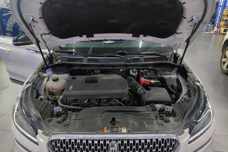 Used Lincoln Corsair 2020 2.0T Two-Wheel Drive Luxury Edition Engine Bay
