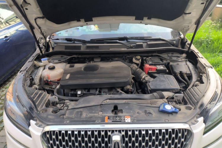 Used Lincoln Corsair 2020 2.0T Two-Wheel Drive Luxury Edition Engine Bay