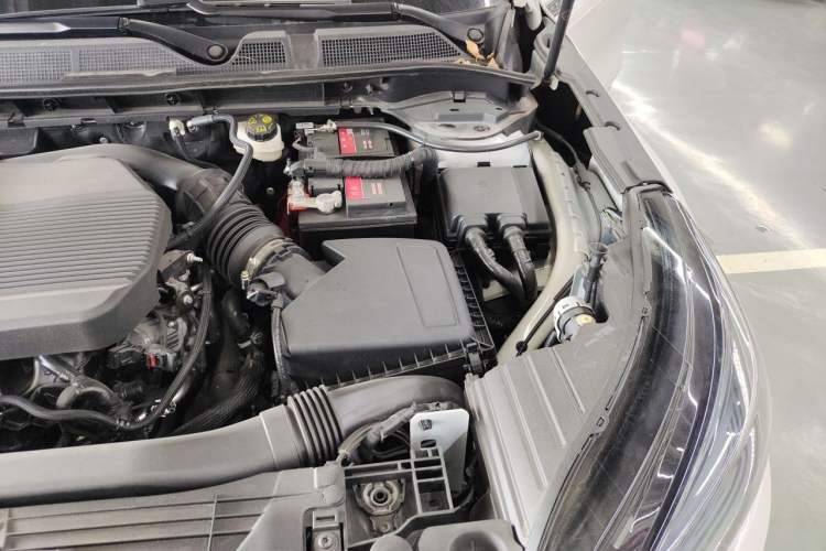 Used Lincoln Corsair 2020 2.0T Two-Wheel Drive Luxury Edition Engine Bay Left