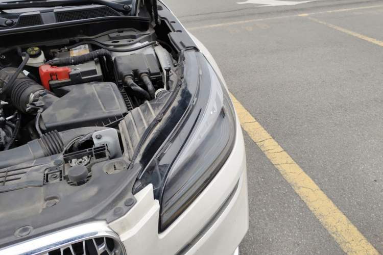 Used Lincoln Corsair 2020 2.0T Four-Wheel Drive Luxury Edition Engine Bay Left