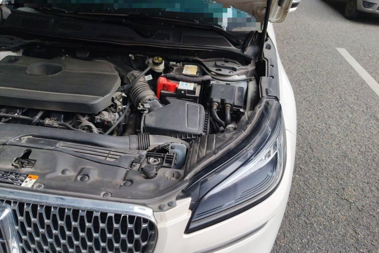 Used Lincoln Corsair 2020 2.0T Two-Wheel Drive Luxury Edition Engine Bay Left