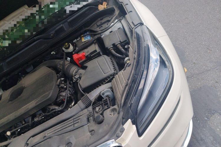 Used Lincoln Corsair 2020 2.0T Two-Wheel Drive Luxury Edition Engine Bay Left