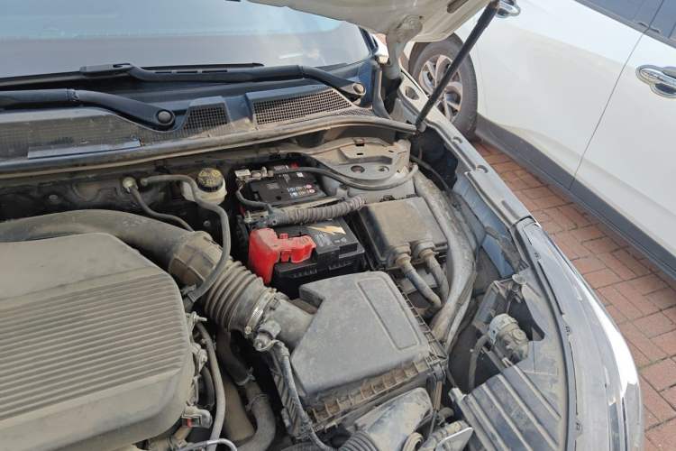 Used Lincoln Corsair 2020 2.0T Two-Wheel Drive Luxury Edition Engine Bay Left