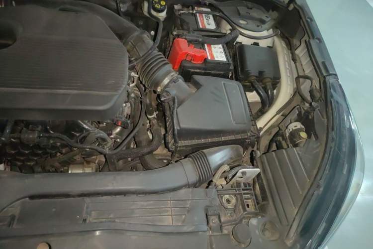 Used Lincoln Corsair 2020 2.0T Two-Wheel Drive Luxury Edition Engine Bay Left