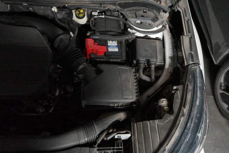 Used Lincoln Corsair 2020 2.0T Two-Wheel Drive Luxury Edition Engine Bay Left