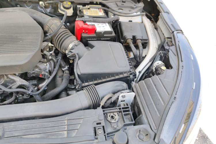 Used Lincoln Corsair 2020 2.0T Two-Wheel Drive Luxury Edition Engine Bay Left
