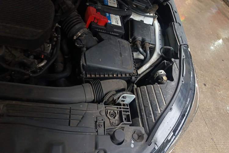Used Lincoln Corsair 2020 2.0T Two-Wheel Drive Luxury Edition Engine Bay Left