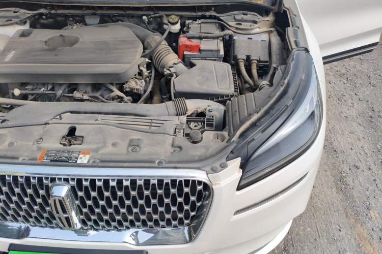 Used Lincoln Corsair 2020 2.0T Two-Wheel Drive Luxury Edition Engine Bay Left