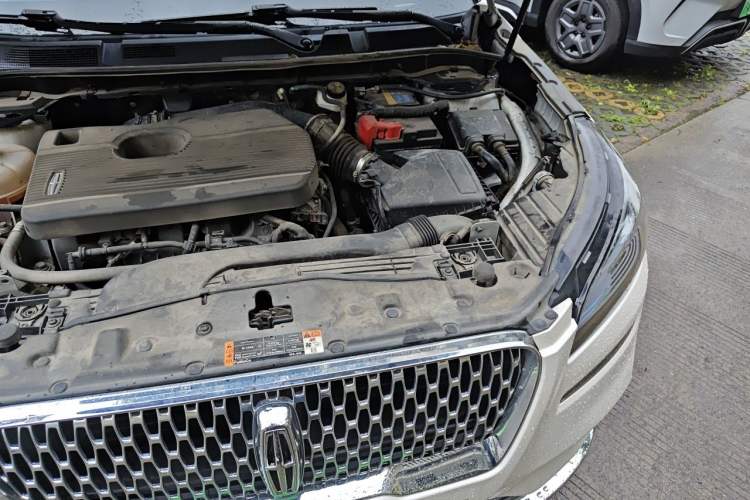 Used Lincoln Corsair 2020 2.0T Two-Wheel Drive Luxury Edition Engine Bay Left