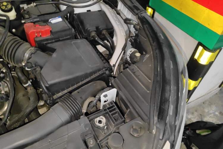 Used Lincoln Corsair 2020 2.0T Two-Wheel Drive Luxury Edition Engine Bay Left