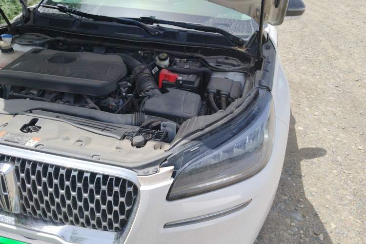 Used Lincoln Corsair 2020 2.0T Two-Wheel Drive Luxury Edition Engine Bay Left