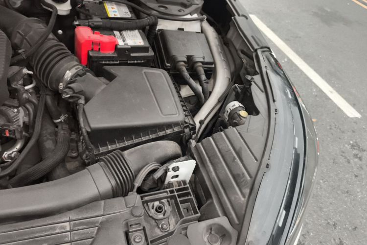 Used Lincoln Corsair 2020 2.0T Two-Wheel Drive Luxury Edition Engine Bay Left