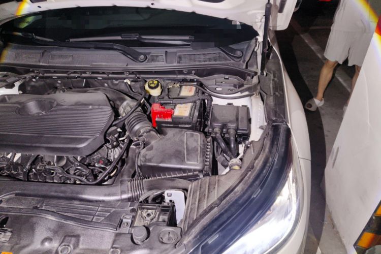 Used Lincoln Corsair 2020 2.0T Two-Wheel Drive Luxury Edition Engine Bay Left