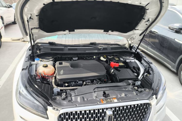 Used Lincoln Corsair 2020 2.0T Two-Wheel Drive Luxury Edition Engine Bay