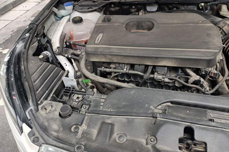 Used Lincoln Corsair 2020 2.0T Two-Wheel Drive Luxury Edition Engine Bay Right
