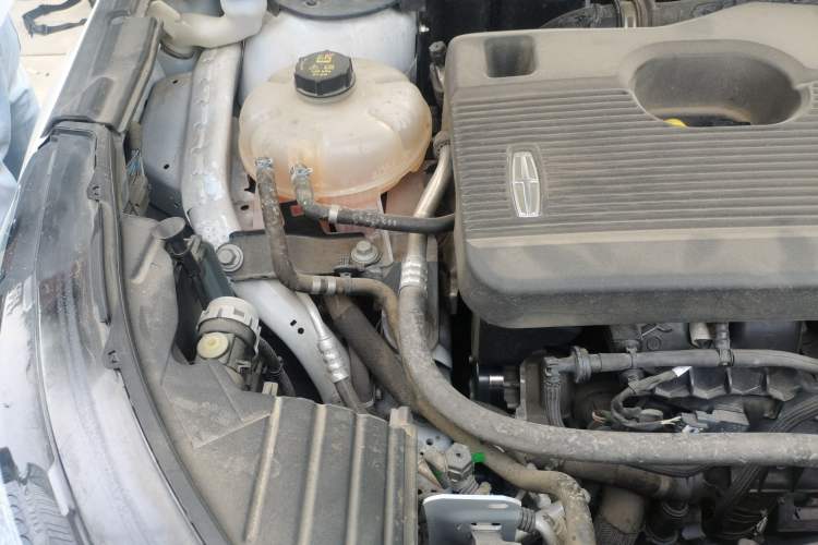 Used Lincoln Corsair 2020 2.0T Two-Wheel Drive Luxury Edition Engine Bay Right