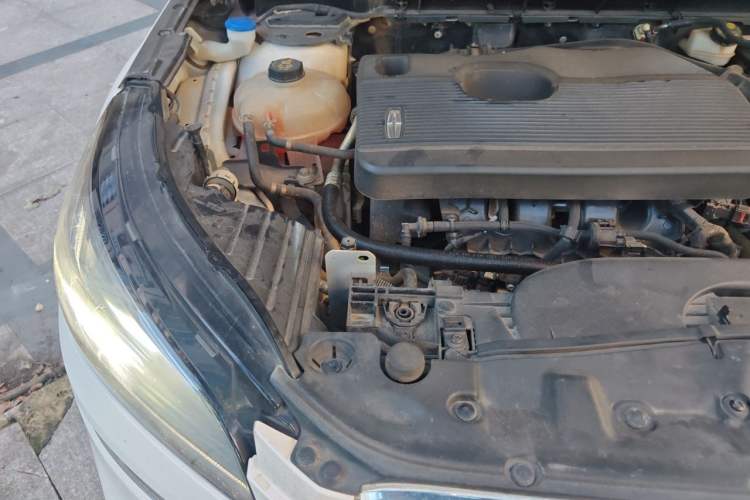 Used Lincoln Corsair 2020 2.0T Two-Wheel Drive Luxury Edition Engine Bay Right