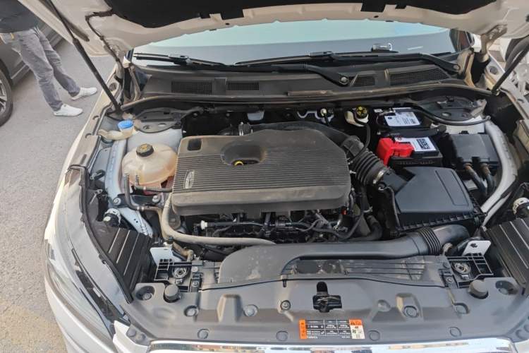 Used Lincoln Corsair 2020 2.0T Two-Wheel Drive Luxury Edition Engine Bay Right