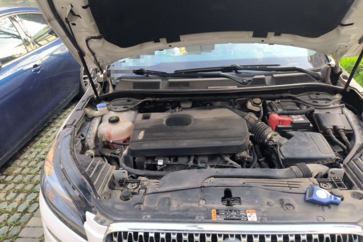 Used Lincoln Corsair 2020 2.0T Two-Wheel Drive Luxury Edition Engine Bay Right