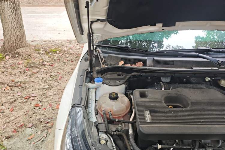 Used Lincoln Corsair 2020 2.0T Two-Wheel Drive Luxury Edition Engine Bay Right