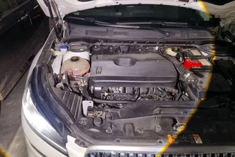 Used Lincoln Corsair 2020 2.0T Two-Wheel Drive Luxury Edition Engine Bay Right