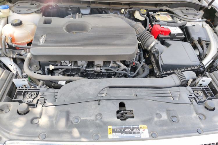 Used Lincoln Corsair 2020 2.0T Two-Wheel Drive Luxury Edition Engine Bay