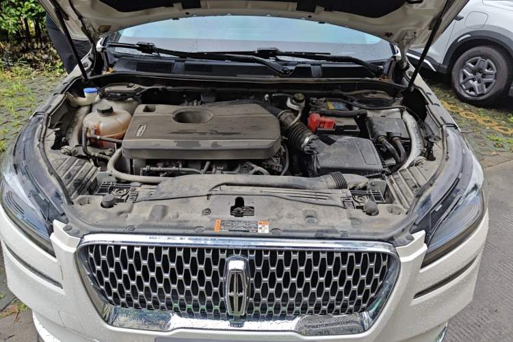 Used Lincoln Corsair 2020 2.0T Two-Wheel Drive Luxury Edition Engine Bay
