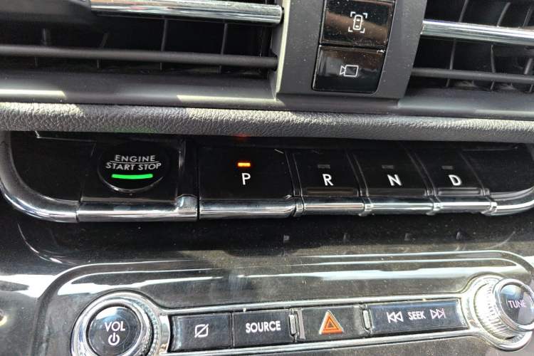 Used Lincoln Corsair 2020 2.0T Two-Wheel Drive Luxury Edition Gear Lever