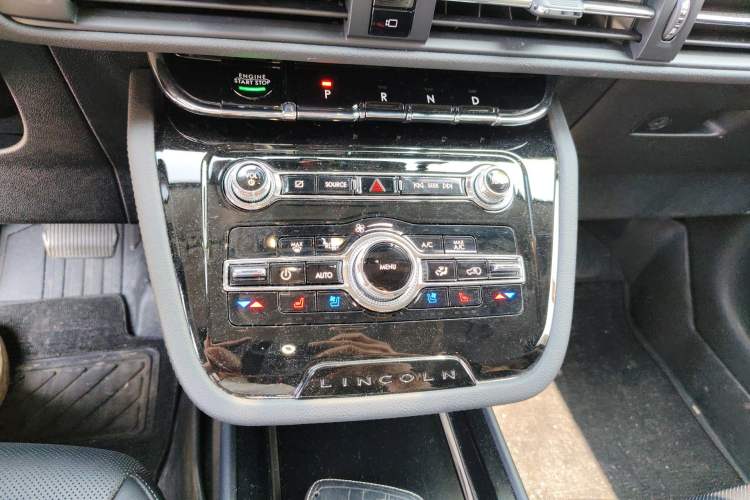 Used Lincoln Corsair 2020 2.0T Two-Wheel Drive Luxury Edition Gear Lever