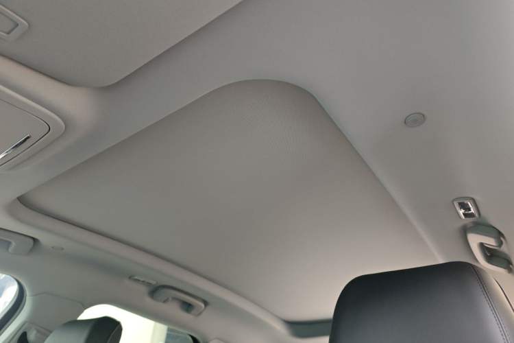 Used Lincoln Corsair 2020 2.0T Two-Wheel Drive Luxury Edition Headliner