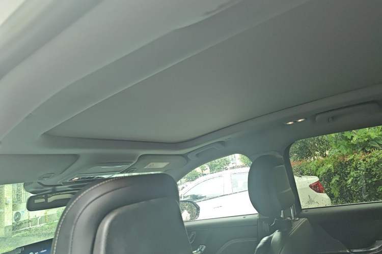 Used Lincoln Corsair 2020 2.0T Two-Wheel Drive Luxury Edition Headliner