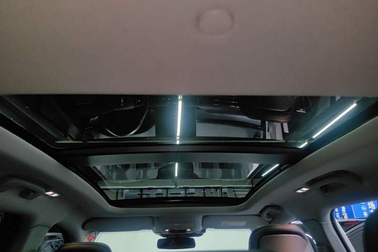 Used Lincoln Corsair 2020 2.0T Two-Wheel Drive Luxury Edition Headliner