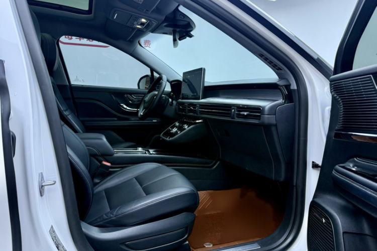 Used Lincoln Corsair 2020 2.0T Two-Wheel Drive Luxury Edition Interior 1