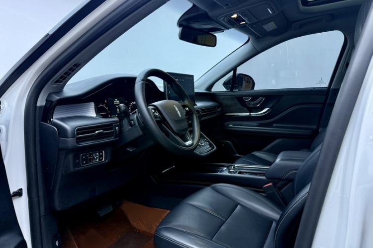 Used Lincoln Corsair 2020 2.0T Two-Wheel Drive Luxury Edition Interior 3