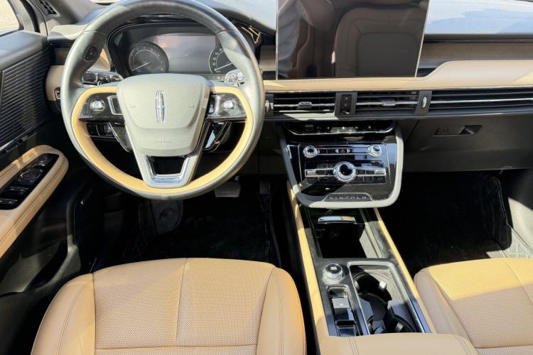 Used Lincoln Corsair 2020 2.0T Two-Wheel Drive Luxury Edition Interior 4