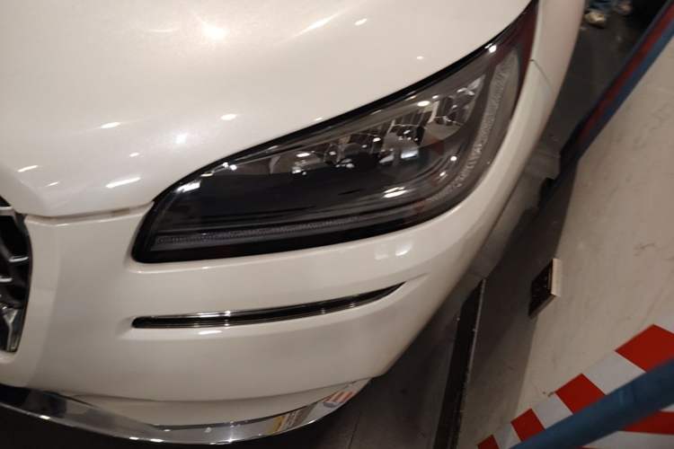 Used Lincoln Corsair 2020 2.0T Two-Wheel Drive Luxury Edition Left Front Headlight