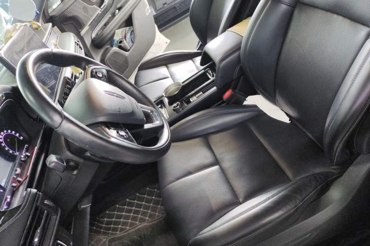 Used Lincoln Corsair 2020 2.0T Two-Wheel Drive Luxury Edition Left Front Seat
