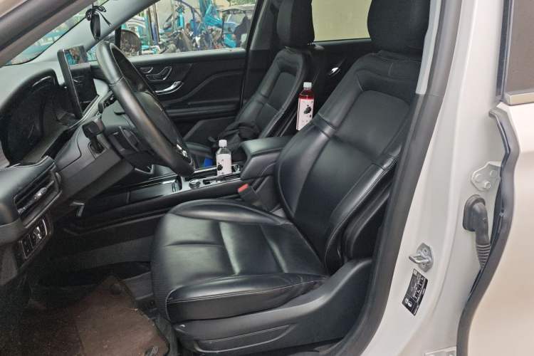 Used Lincoln Corsair 2020 2.0T Two-Wheel Drive Luxury Edition Left Front Seat