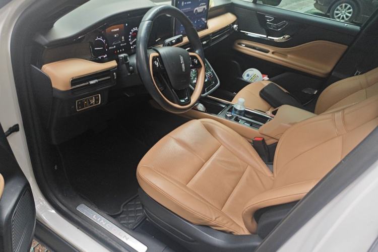 Used Lincoln Corsair 2020 2.0T Two-Wheel Drive Luxury Edition Left Front Seat