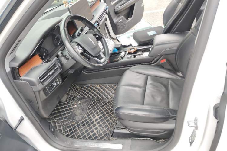 Used Lincoln Corsair 2020 2.0T Four-Wheel Drive Luxury Edition Left Front Seat